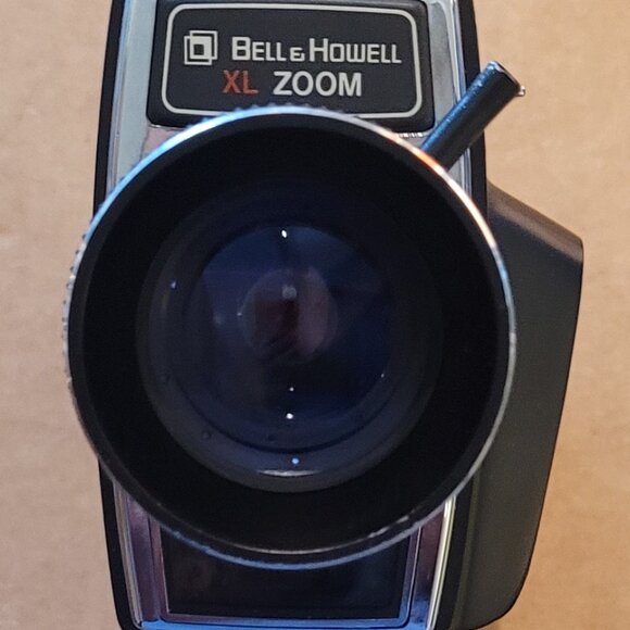 VTG Bell & Howell Director Series XL Movie Cam w/Case and Manual Not Working - Picture 5 of 12